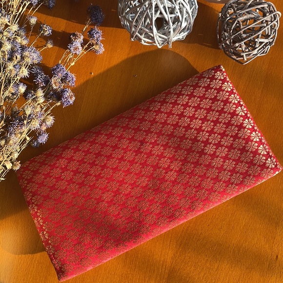 Red brocade envelope clutch with zardozi embroidery - Picture 3 of 5